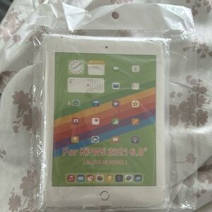 I pad case never opened. I got it from Amazon and to late to return it.
